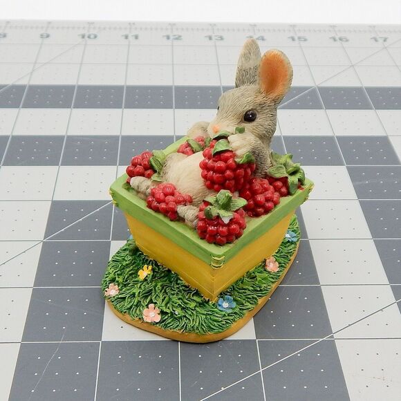 Charming Tails Bunny Figure The Berry Best Rabbit Berries 87/391 Fitz & Floyd - Picture 2 of 9